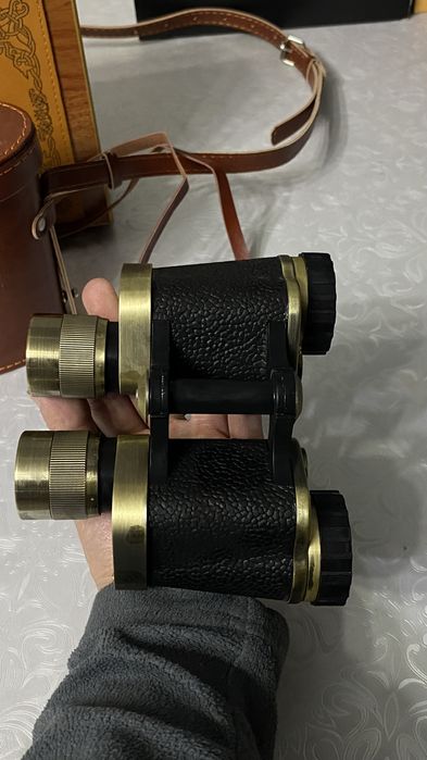 Бинокль, показывает четко,без мутнений