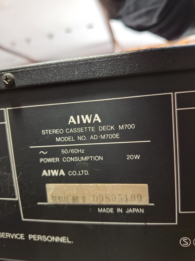 Продава се триглав дек Aiwa M700E.