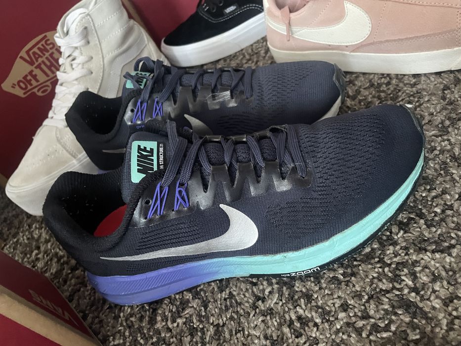 Nike Дамски маратонки 38 номер