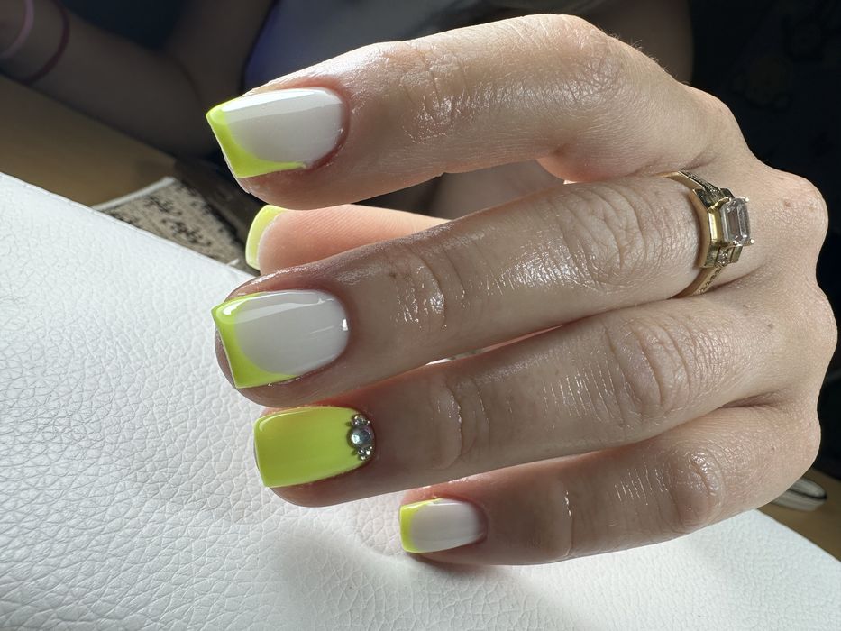 Unghii cu gel Serenity Salon