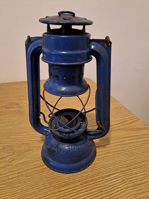 Lampa romaneasca veche, felinar vintage pe gaz/ulei/petrol lampant