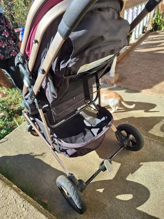 Vand carucior 2 in 1

Potrivit pentru nou