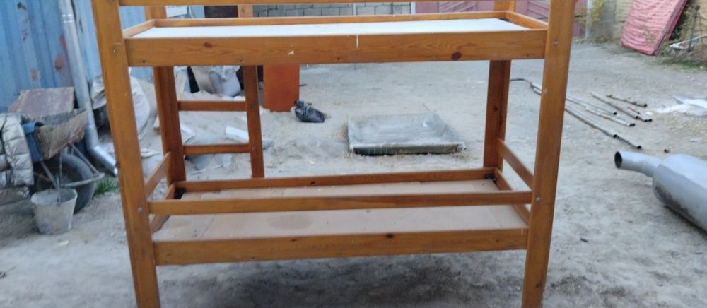 Продам двух этажную кровать