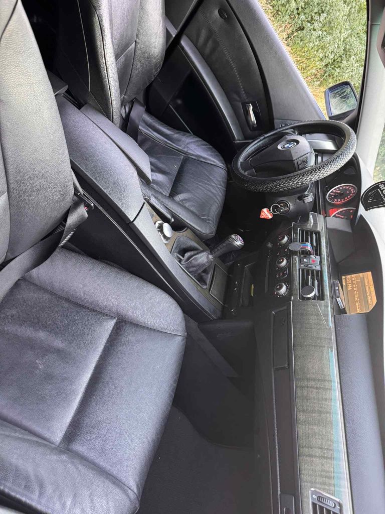 Vând schimb   BMW E60