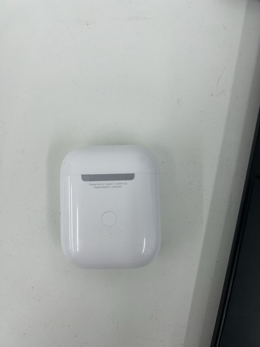 В продаже айрподс первого поколения!