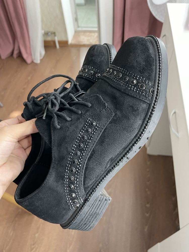 Обувь чёрная