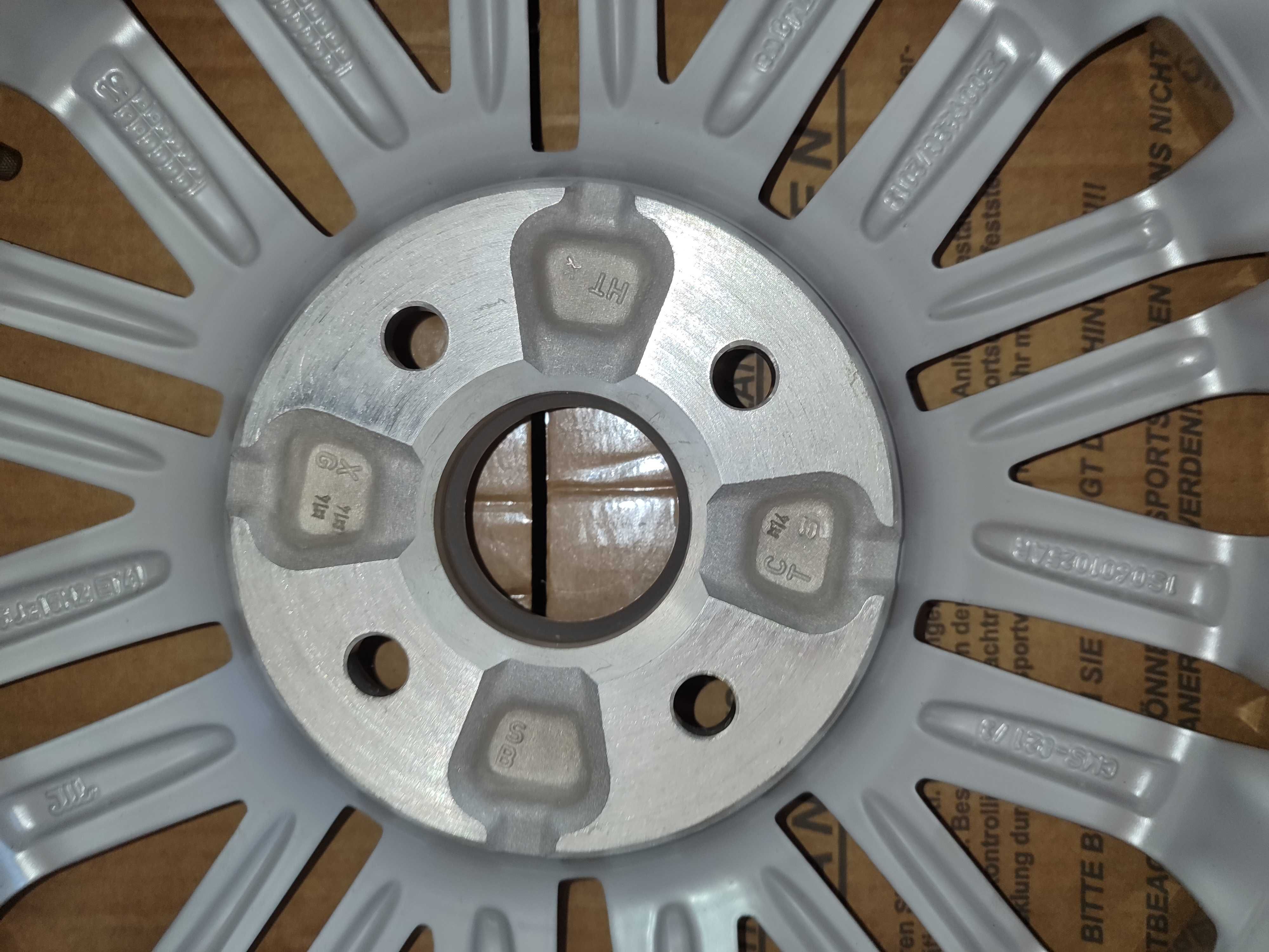 Алуминиеви джанти за VW Up R-Line 5,5Jx15 ET40+централни капачки.