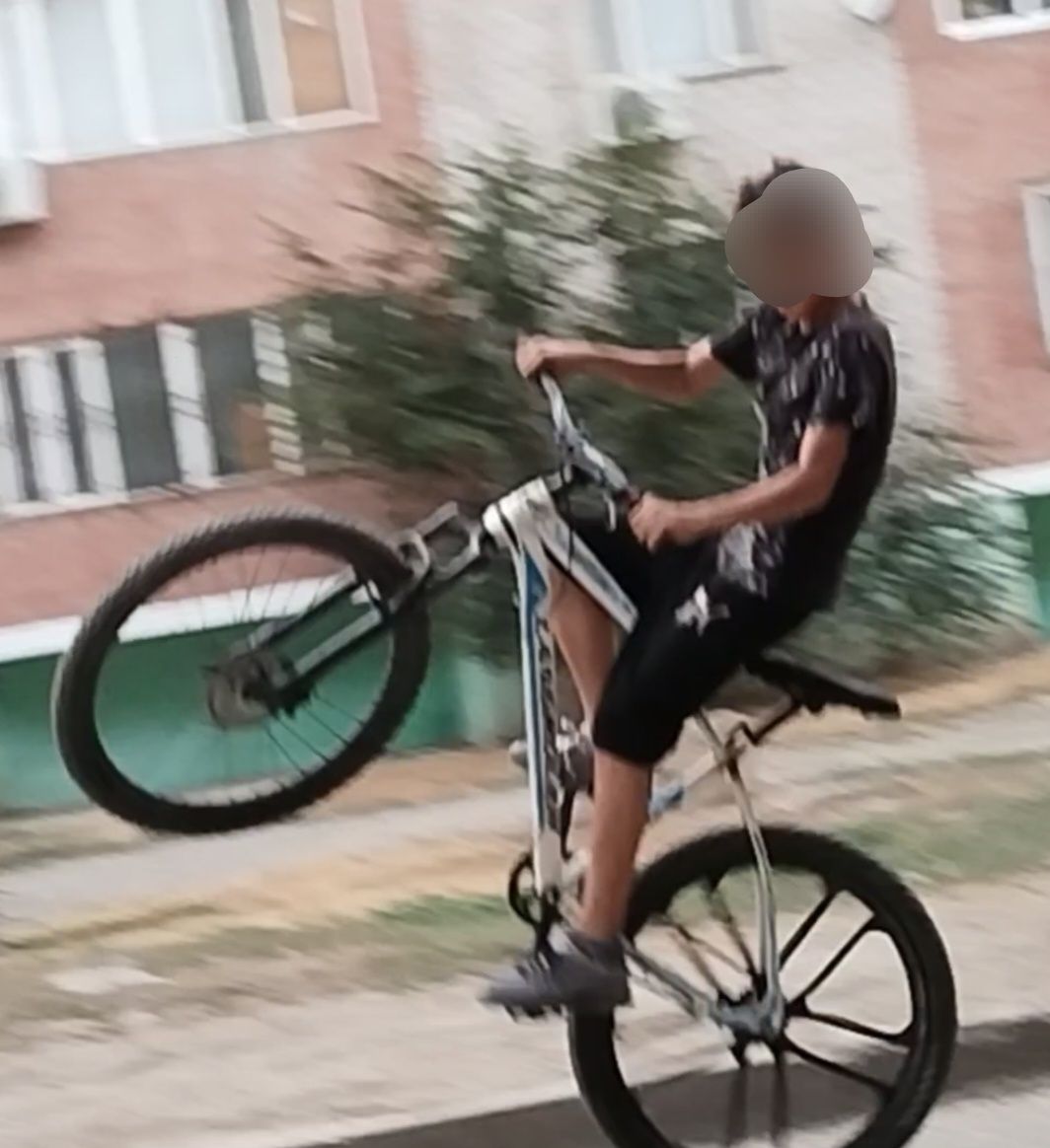 Продаю велосипед лендровер стант