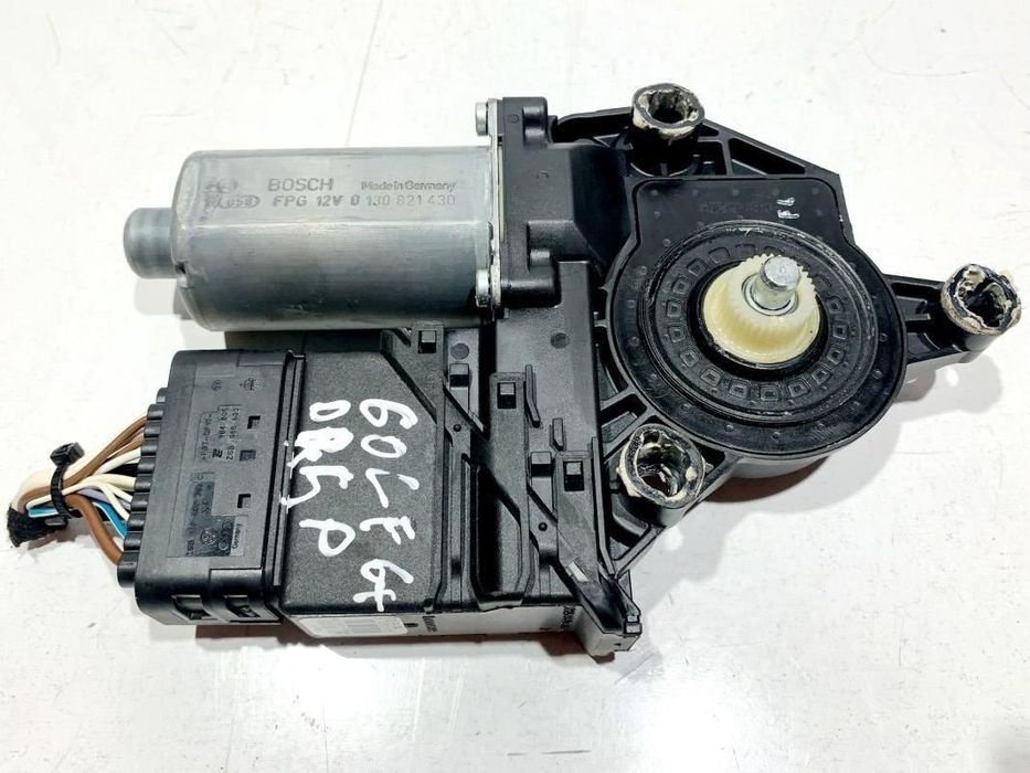 Motoras macara geam dreapta spate Volkswagen Golf 6 plus (2009-2014) 5M0839402F
