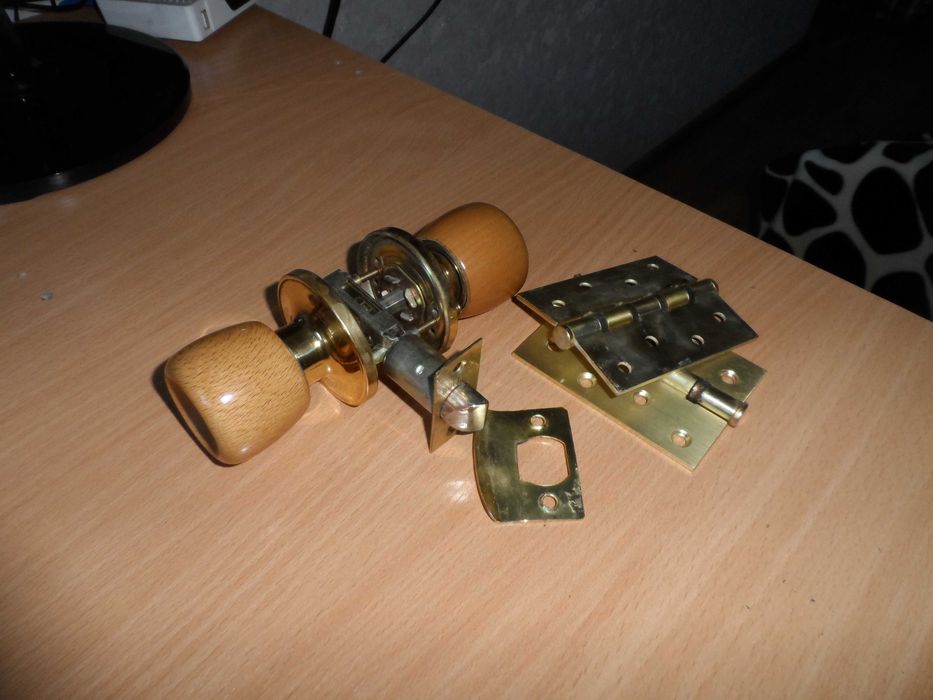 Защелка для межкомнатных дверей