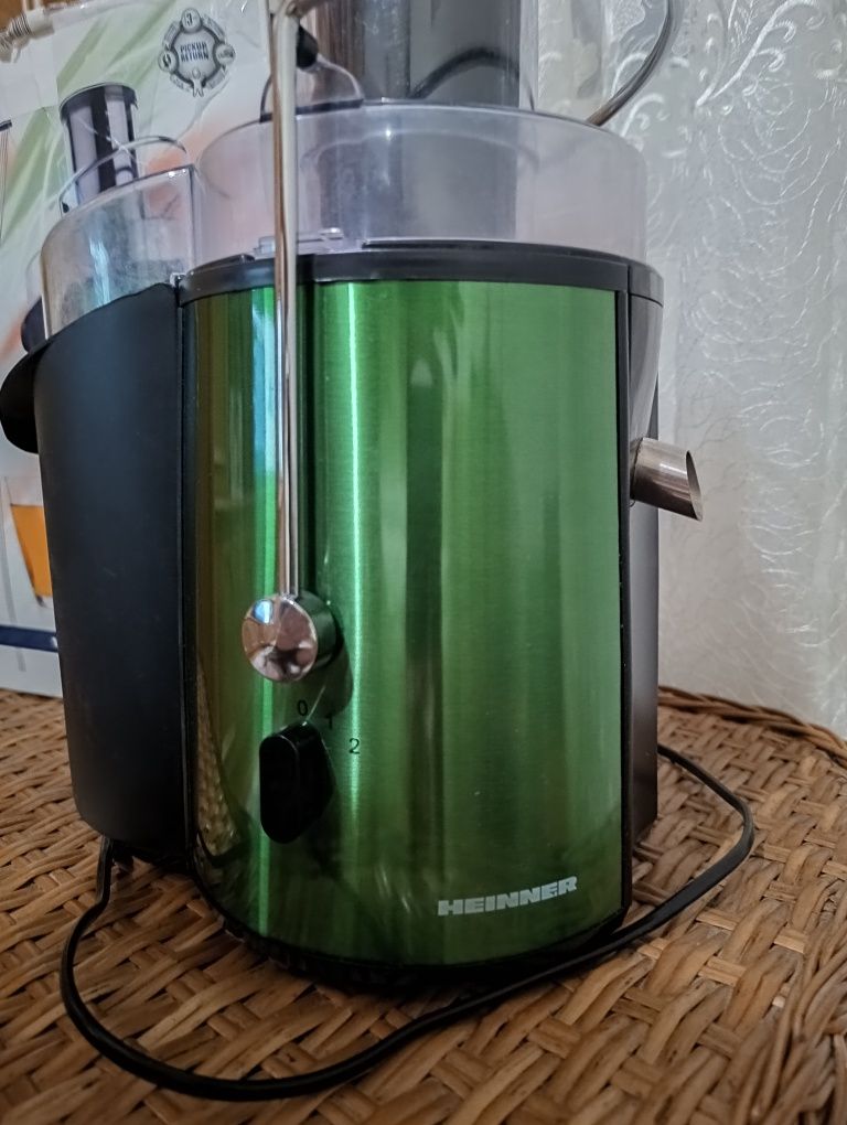 Storcator de fructe si legume Heinner XF-1000GRSP, 1000 W