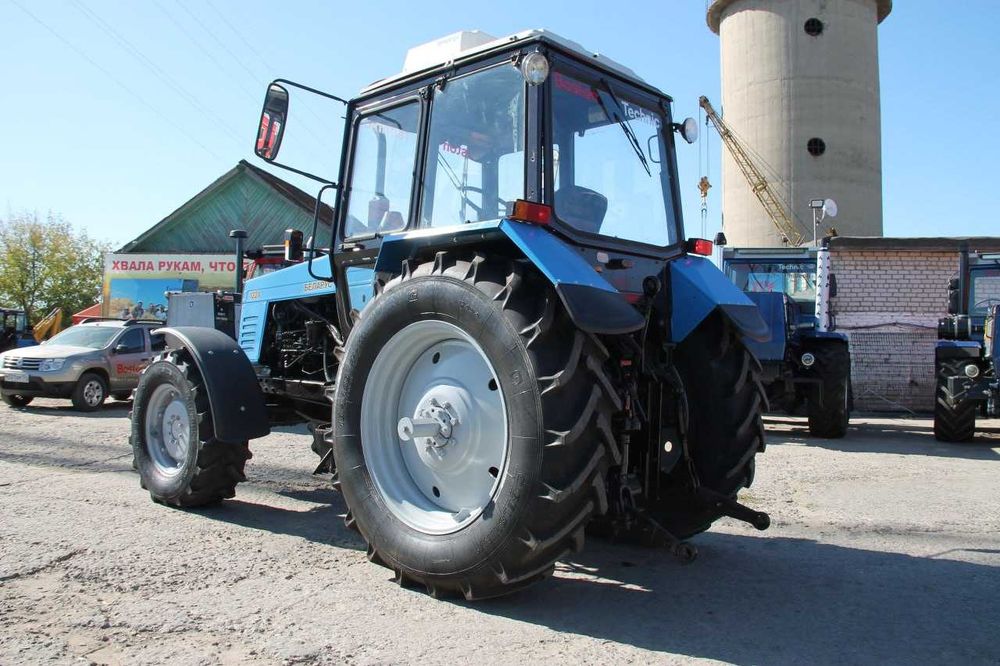 Трактор Беларус МТЗ 1221.2