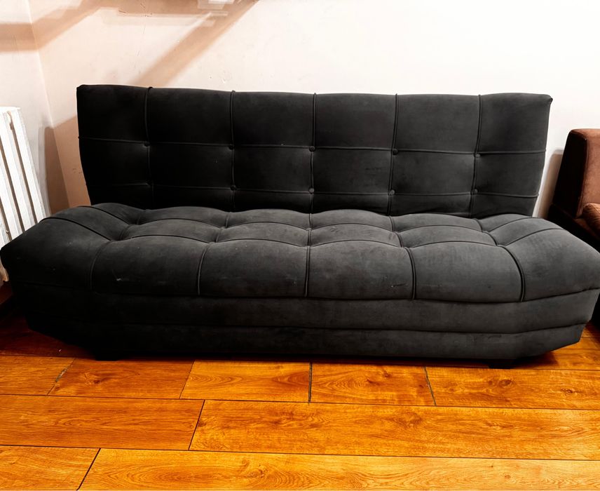 Продаю диван — почти новый!