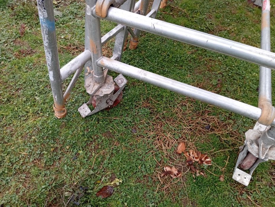 Schela aluminiu cu  roti