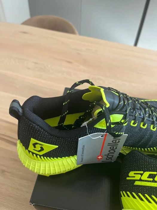 Adidasi SCOTT marimea 40