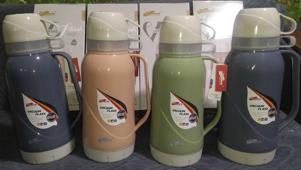 Термос с 2мя кружками и зеркальной колбой. Объём 1,8л. НОВЫЙ. ДОСТАВКА