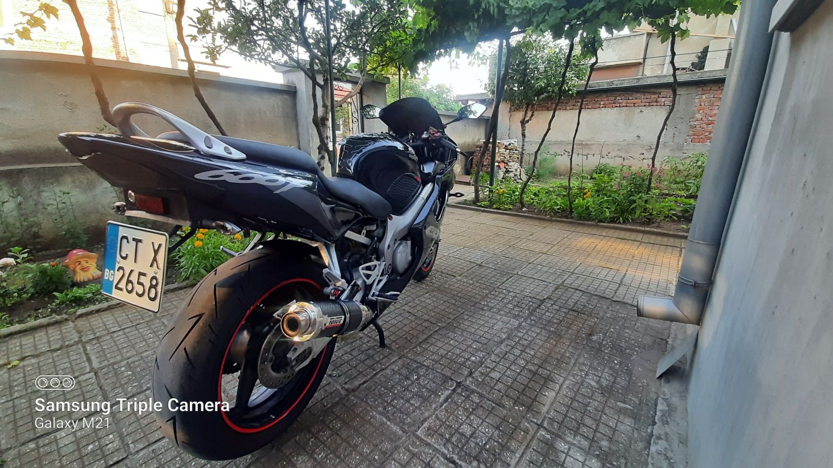 Honda CBR F4i.   .