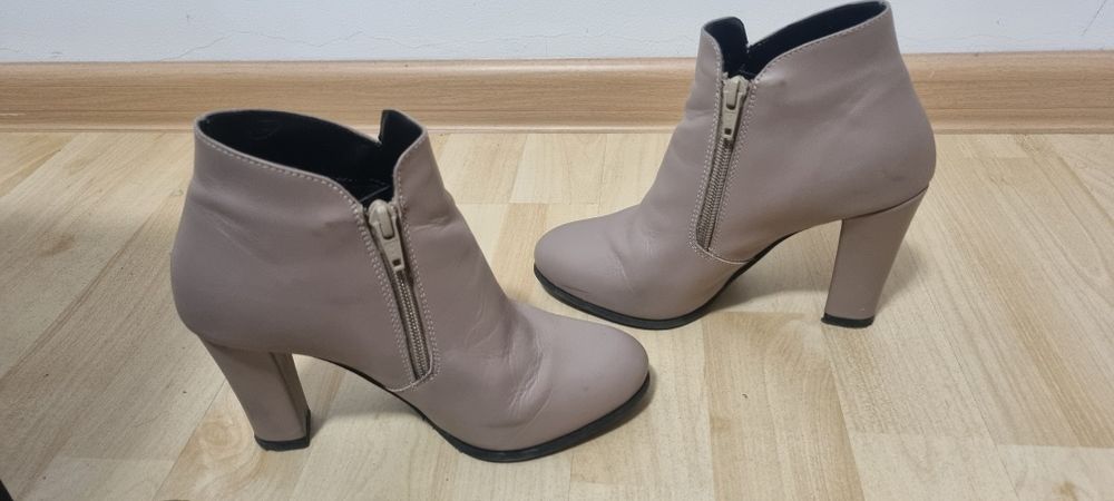 Botine din piele naturala