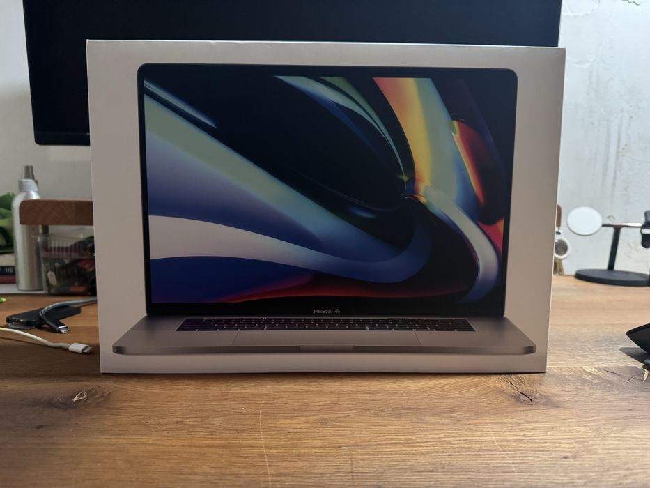 16” Macbook Pro 2019 i9 1TB 5500m 16gb