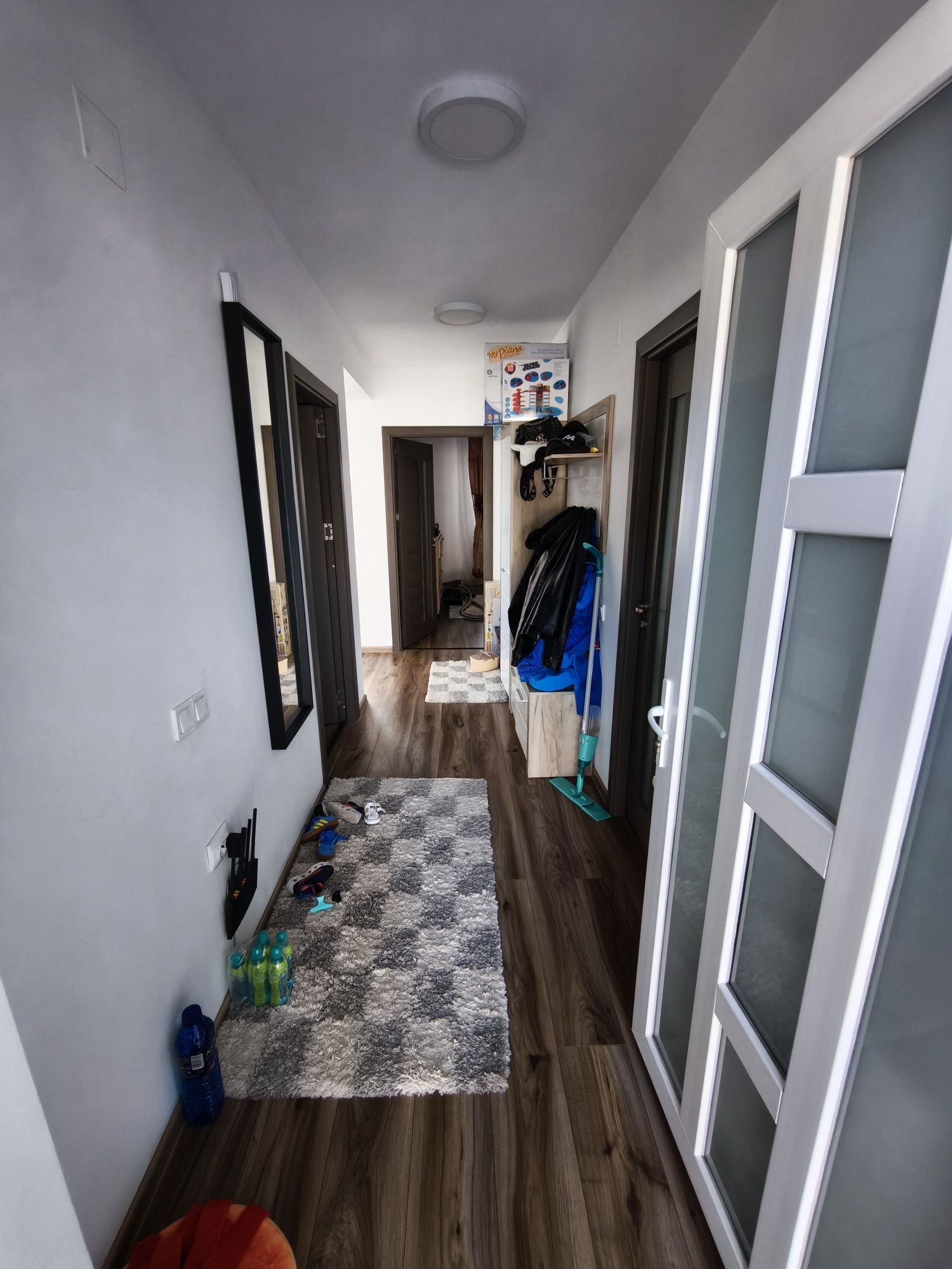 Vând apartament 3 camere, 84mp, cf1-decomandat, zona Trivale-campului