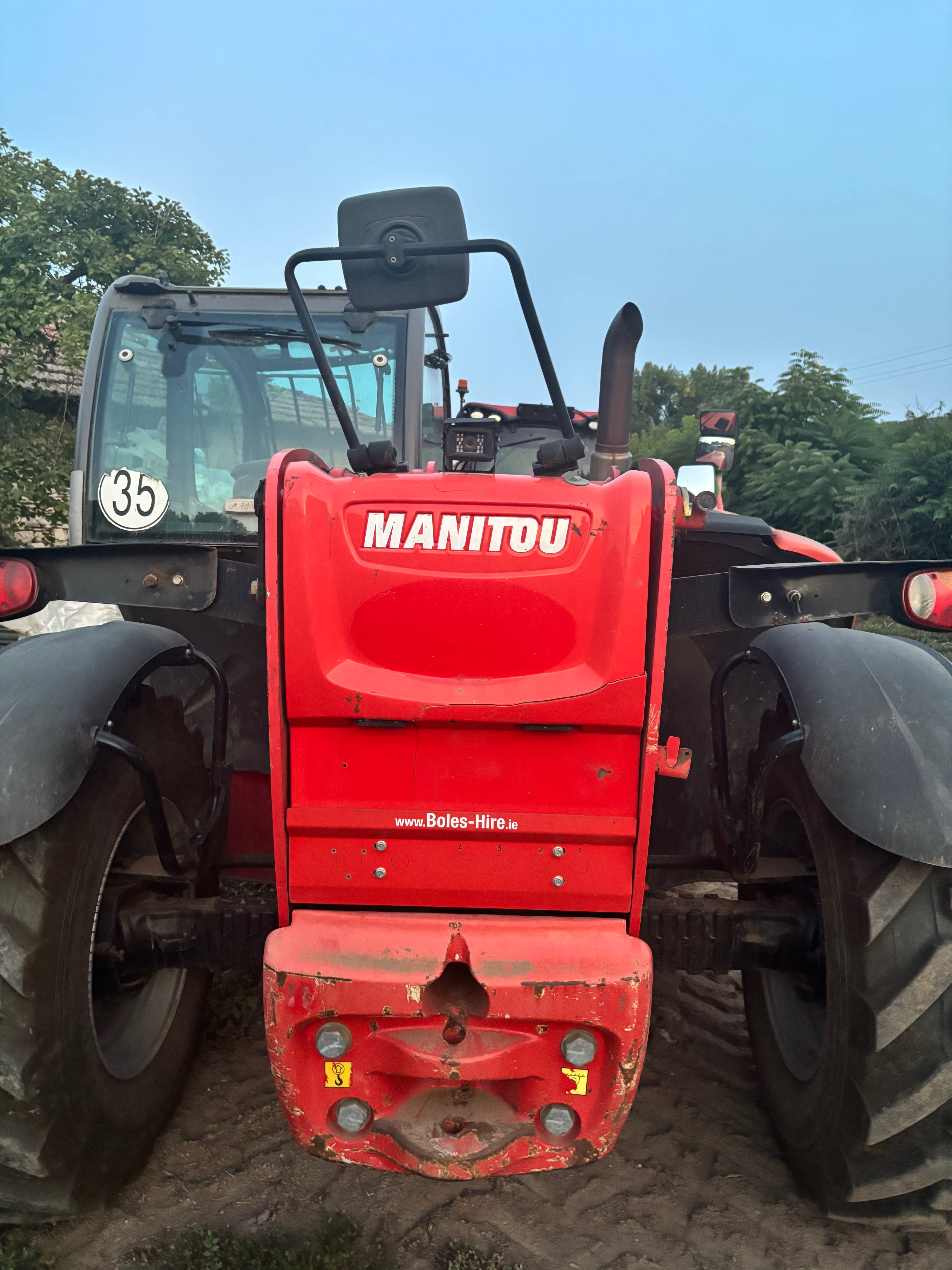 Телескопичен товарач Manitou 835 MT