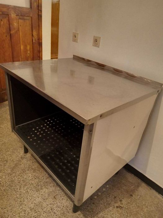 Професионален кухненски шкаф