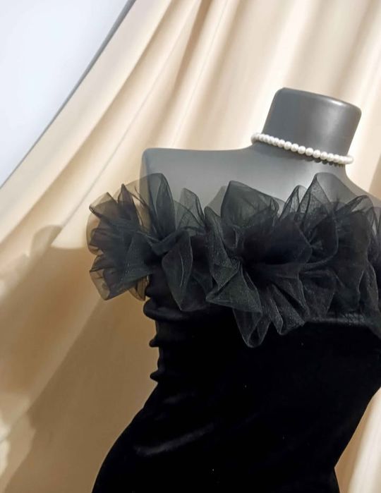 Rochie de ocazie neagra foarte eleganta