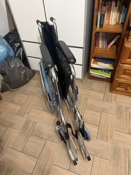 Чисто нова инвалидна количка