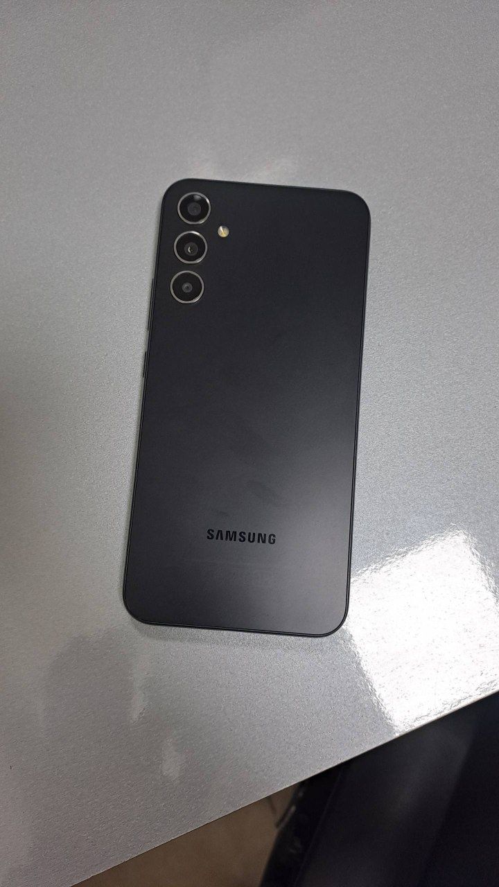 Samsung A34 yangiday turibdi srochni sotiladi