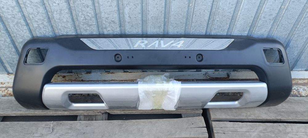 Накладка на передний бампер Toyota RAF-4