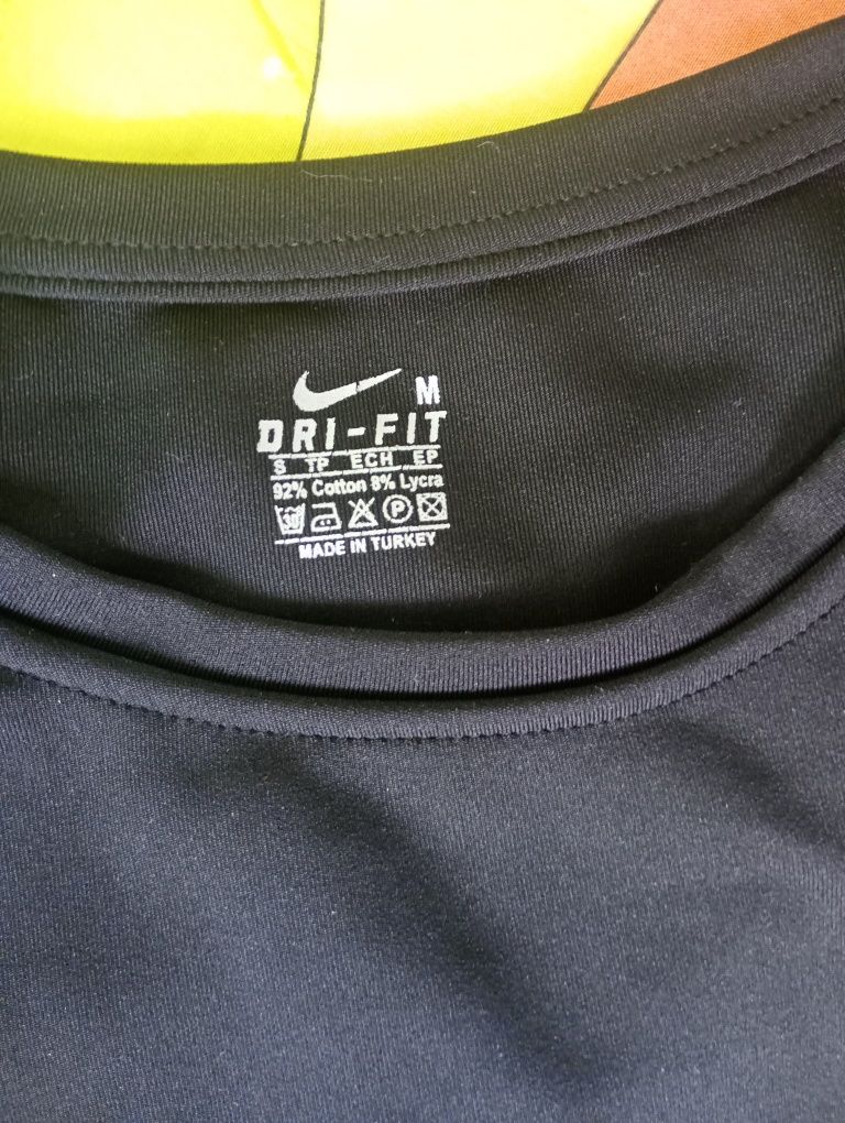 Спортна блузка Nike