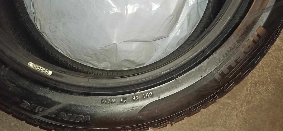 Anvelope Iarna Pirelli 215 50 R18