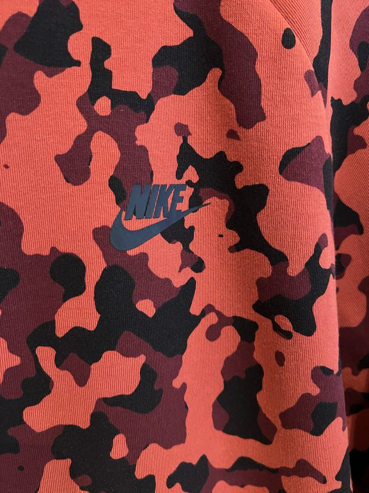Nike tech fleece чисто нов !