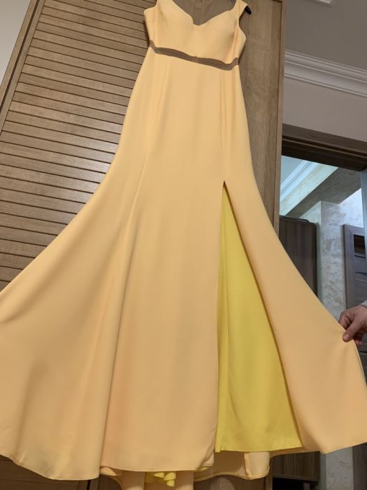 Ново! Официална дълга рокля в жълто