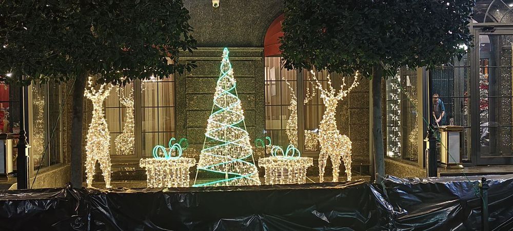 Новогодние светящиеся фигуры от производителя