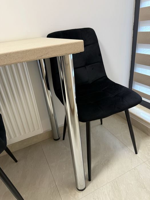 Masa bucatarie+3 scaune catifea