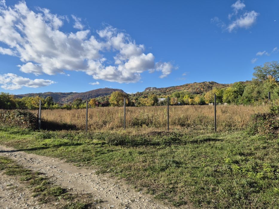 Teren de Vânzare, intravilant