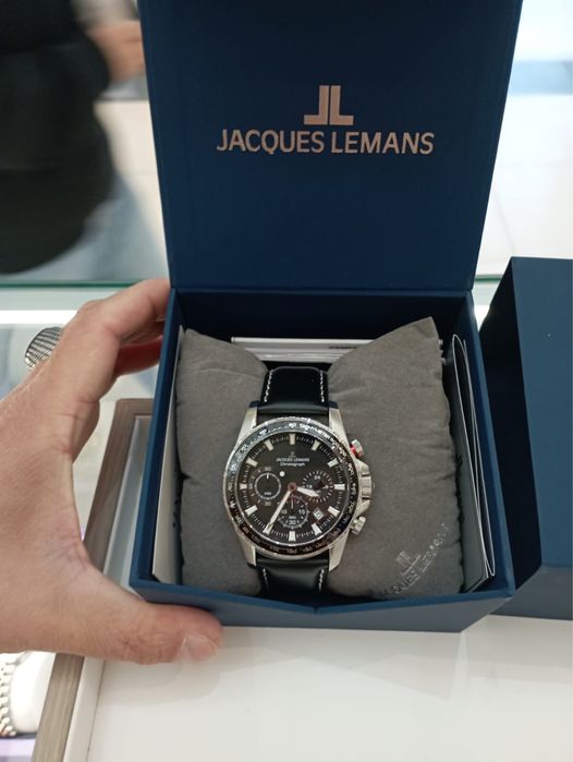 Часы наручные Jacques Lemans