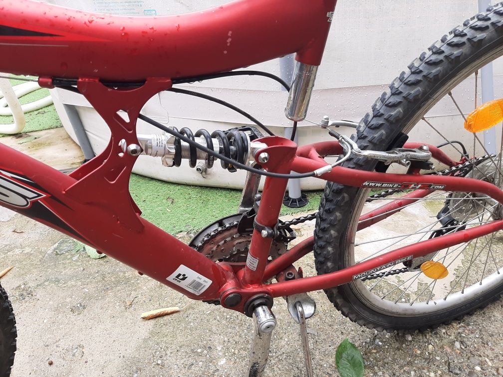 Urgent cu pret redus Mountain bike 26x1.95 DHS Instinct copii 12 +