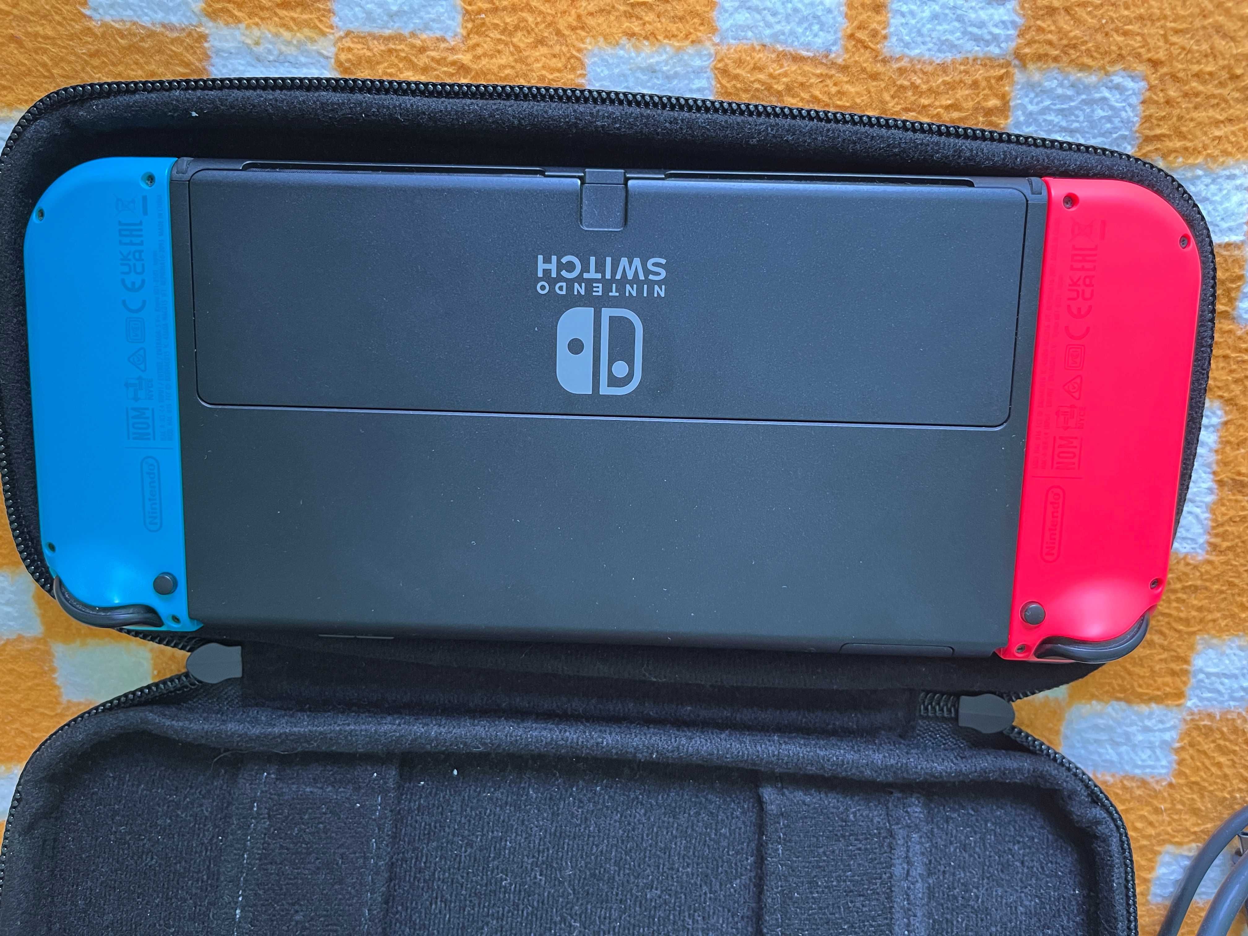 Nintendo Switch OLED, case и про контролер