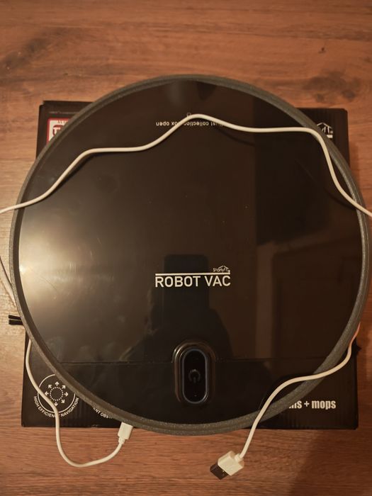 Vând robot aspirator