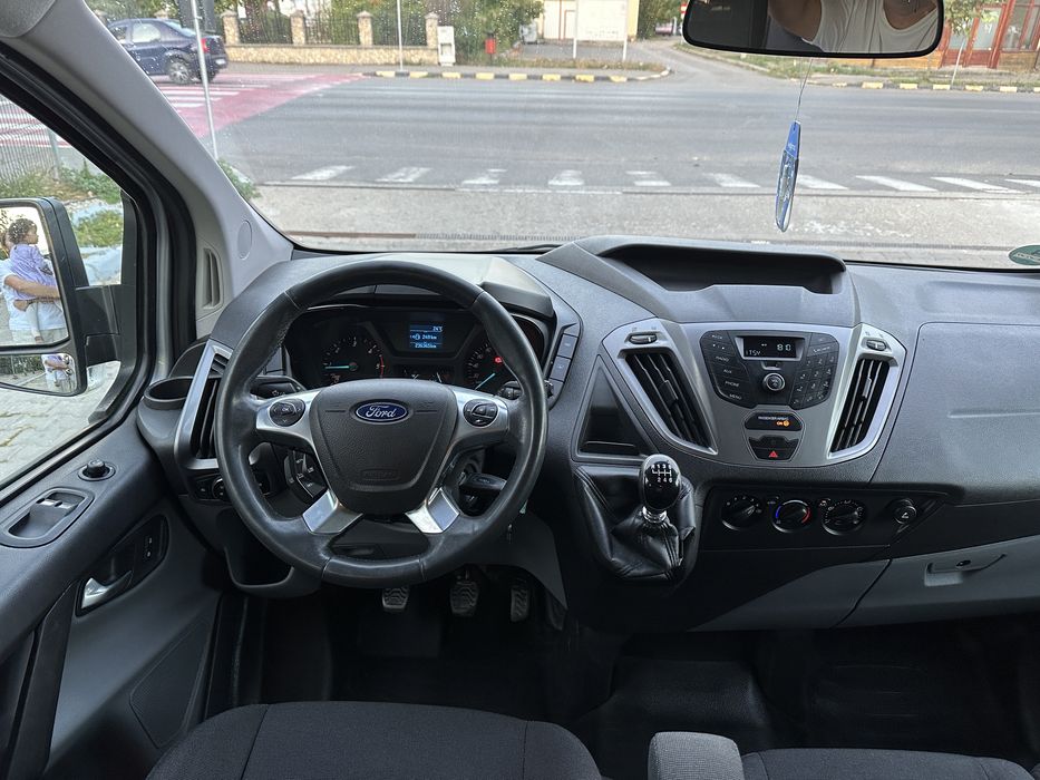 Ford Tranzit Custom 8+1