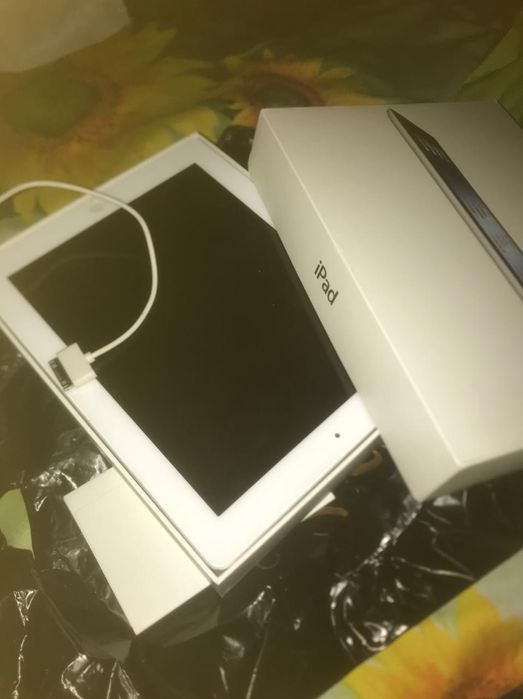 Айпад с закачены и играми