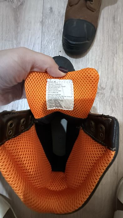 Продам зимние ботинки Cobber