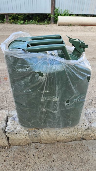 Продам канистры.