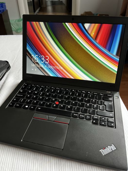 Laptop Lenovo 12” i5