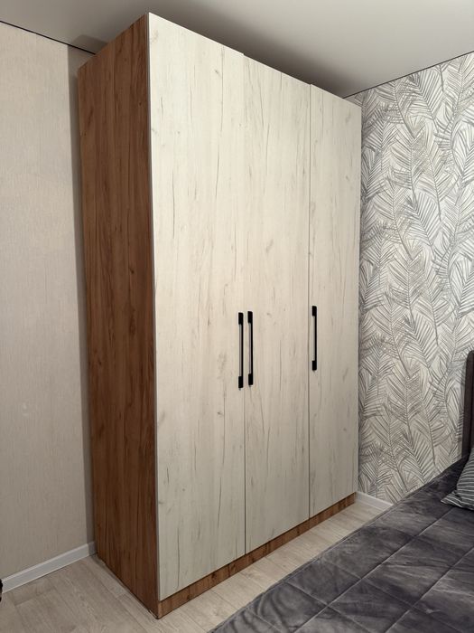 Срочно продам шкаф