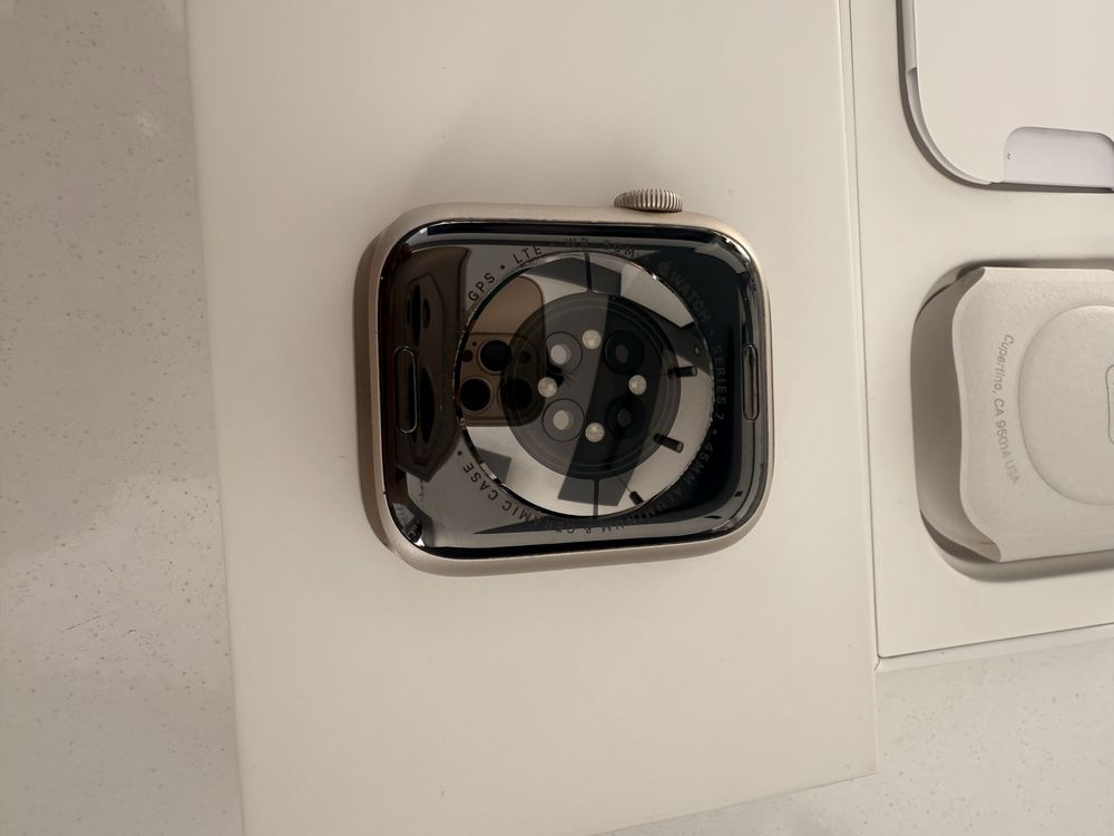 Apple Watch  S7 45 mm LTE Starlight Aluminum Case