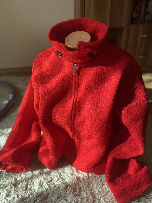 Дамско червено зимно яке