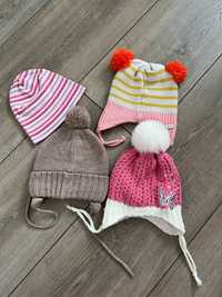 Бебешки шапки различни цветове